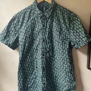 Devils Harvest Men’s Short Sleeve 100% Cotton Button Down Shirt Size Medium